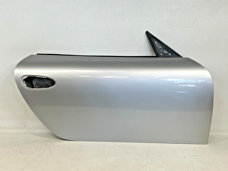 ⭐2005-2012 PORSCHE 911 997 FRONT RIGHT DOOR PANEL COVER SHELL SILVER OEM LOT2635