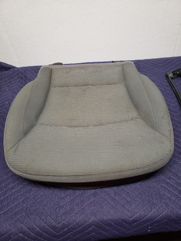 HYUNDAI SONATA FRONT LOWER RIGHT RH SEAT CUSHION MANUAL TRACK GRAY COVER