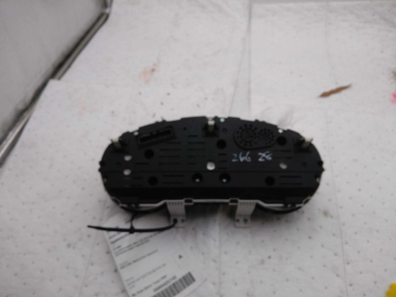 2016 KIA SOUL Speedometer Gauge OEM Black 94006B2600 76K Miles