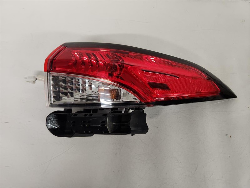 2020-2022 Toyota Corolla Rear Passenger Quarter Panel Brake Tail Light Lamp 8155