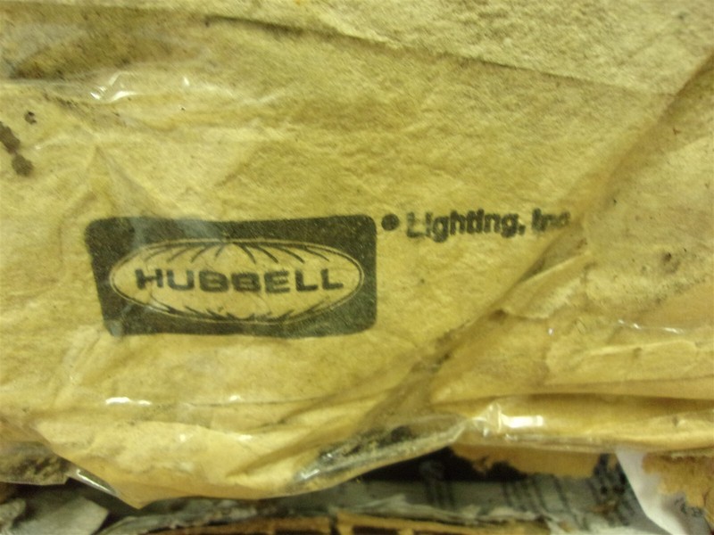 Hubbell 3V826 Light Fixture *FREE SHIPPING*