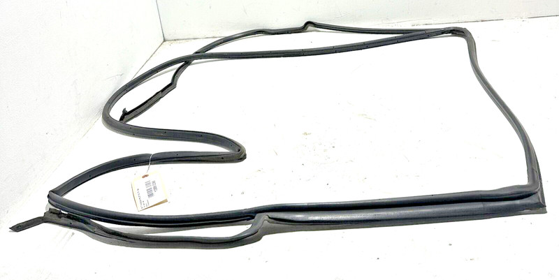 2016-2022 Honda Pilot Passport Rear Passenger Side Door Weatherstrip Seal OEM