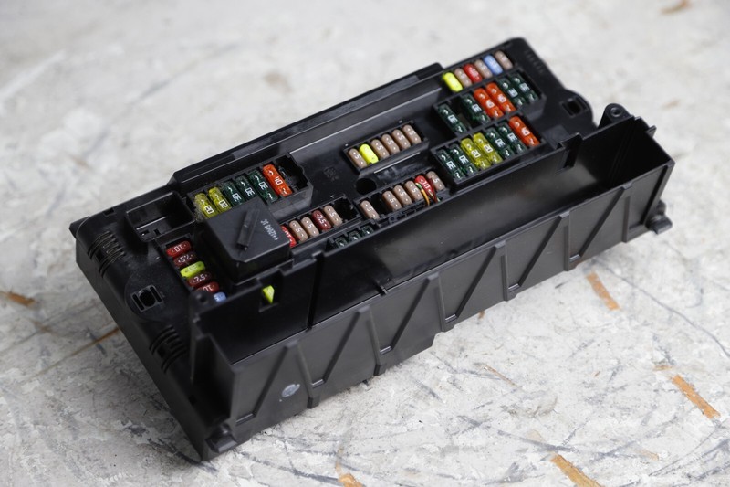 2011 - 2016 BMW M5 550i 535i 528i BCM Body Control Module Fuse Box 9252815 OEM