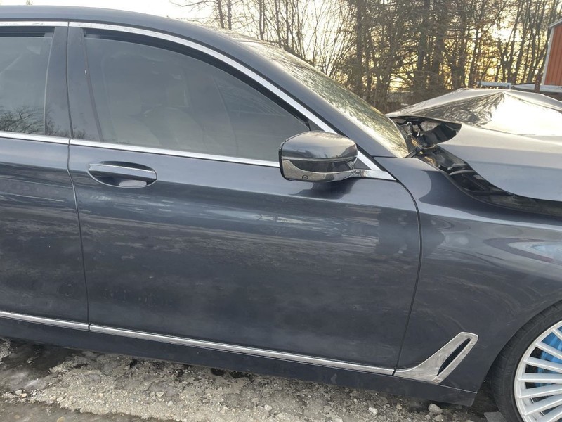 2016-2020 BMW 750i Right Passenger Side Front Door With Soft Close Gray