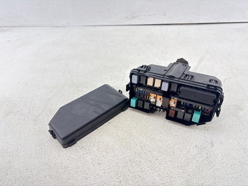 2015-2020 Acura TLX 2.4L FWD Engine Compartment Fuse Box OEM
