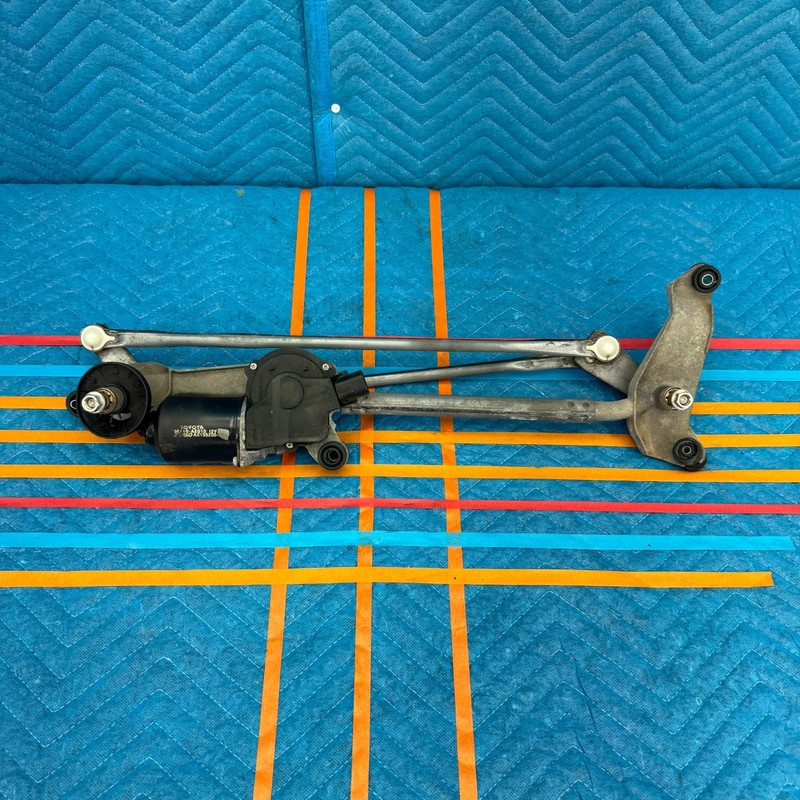 2004–2010 Toyota Sienna Wiper Transmission With Motor OEM 85110AE010