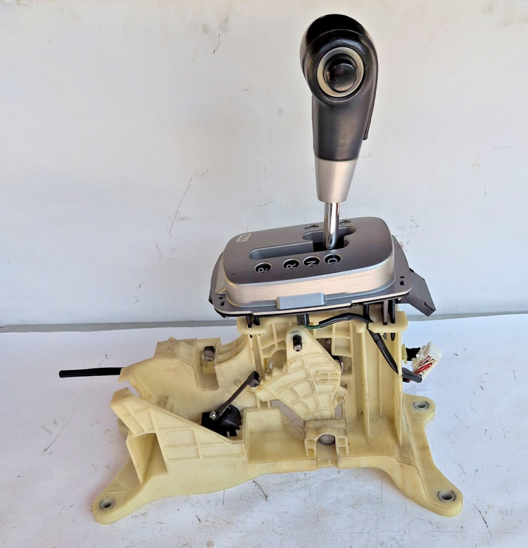 2005-2010 Kia SportageAutomatic Trans Floor Gear Shift Shifter Assembly OEM