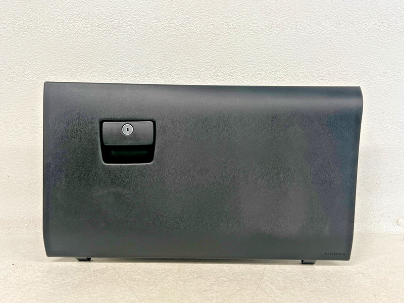 ⭐2019-2025 CADILLAC XT4 DASHBOARD DASH GLOVE BOX STORAGE COMPARTMENT OEM LOT2679