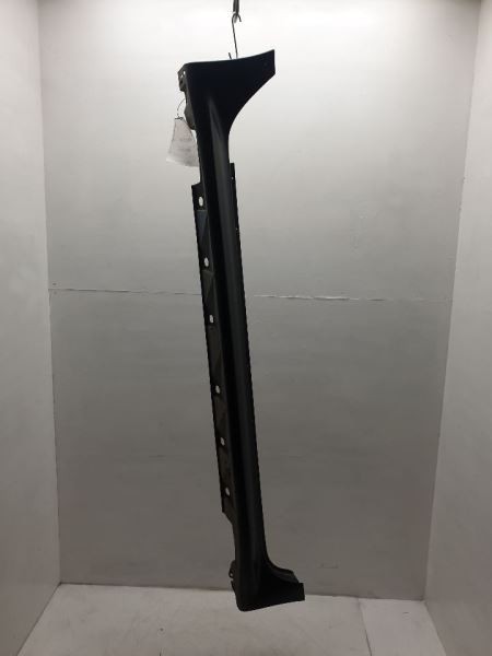06 SCION XA PASSENGER RIGHT ROCKER PANEL MOULDING BLK-1E0