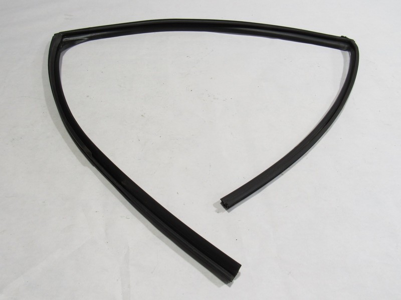 13-18 Lexus ES300H 2015 Rear Left Driver Door Window Weather Strip Seal ;:Y