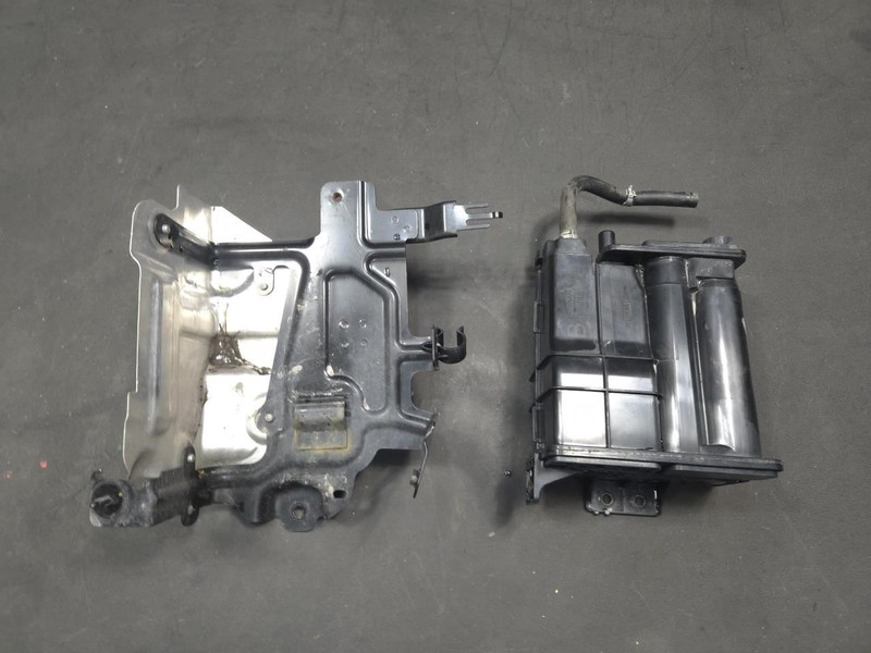 Fuel Vapor Canister AWD 2025 Nissan Kicks 14950-5UD0A 2026
