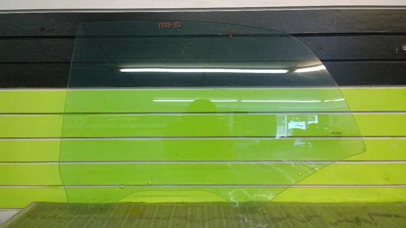97DIAMANTE ES SDN DRIVER LEFT REAR WINDOW DOOR GLASS OEM 1333-10