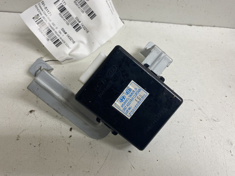 2009-2014 Hyundai Genesis Sedan Rear Power Shade Module Computer 95860-3M000
