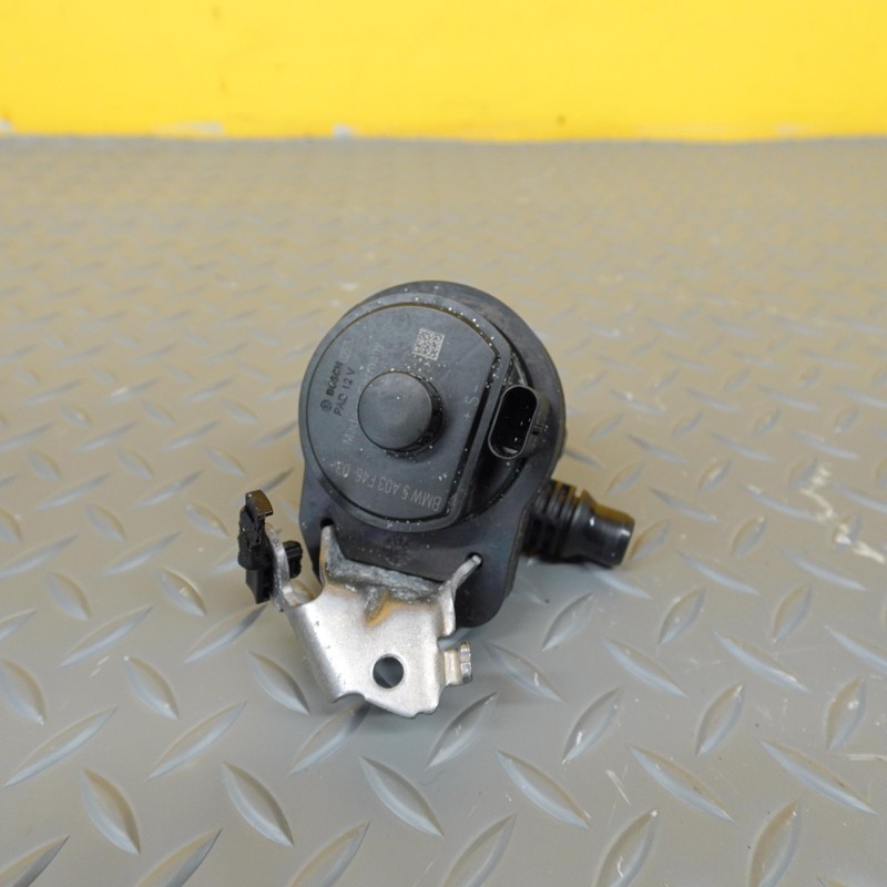 2023-2026 BMW X2 X1 228i U10 U11 F74 AUXILIARY WATER PUMP WITH BRACKET OEM