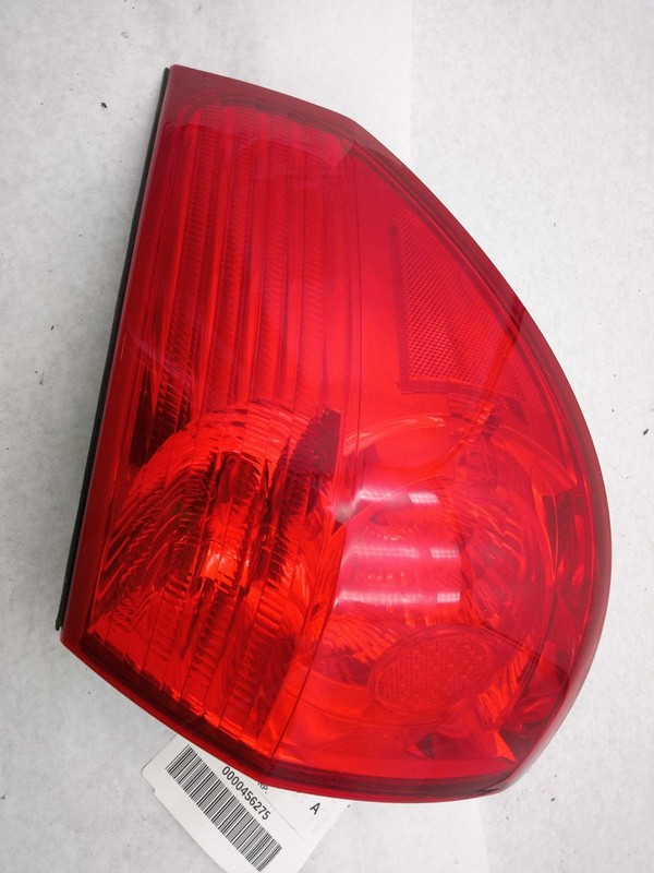 2008 Toyota Sienna Right Tail Light Assembly Silver OEM 586834 103K Miles