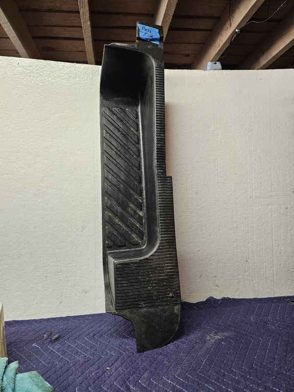2003 Ford E350 PassengerDoor Scuff Step Seal