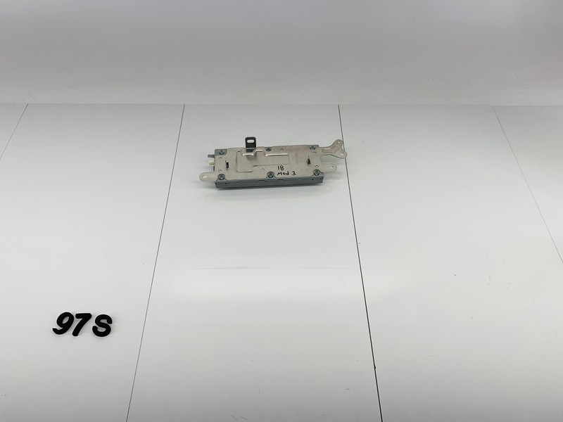 17-23 TESLA MODEL 3 RADIO RECEIVER CONTROL MODULE UNIT 1079749-80-C OEM