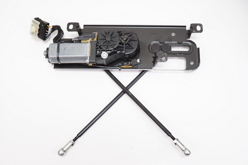 BMW 128i 135i Convertible Roof Top Lock Actuator Motor OEM 2008 - 2013