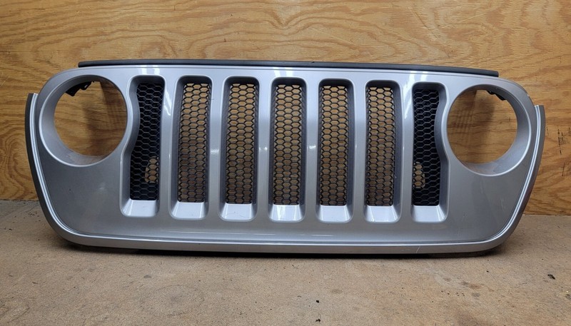 2018 2019 2020 2021 2022 JEEP WRANGLER JL Sport FRONT MAIN GRILLE OEM