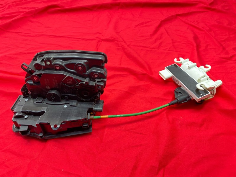 BMW G12 G30 F90 550 X5 M5 M8 Rear Right Door Lock Latch Actuator Soft Close OEM