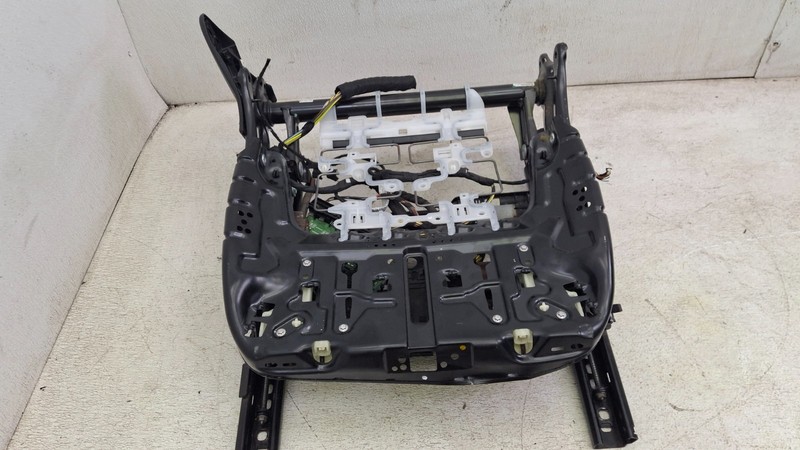 2011 - 2016BMW 528I F10 FRONT LEFT LOWER SEAT TRACK RAIL FRAME W/ MOTOR OEM