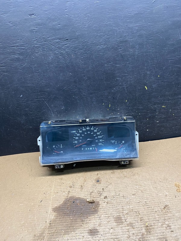 1998 to 2002 Lincoln Town Car Speedometer Gauge Cluster r2700 DG