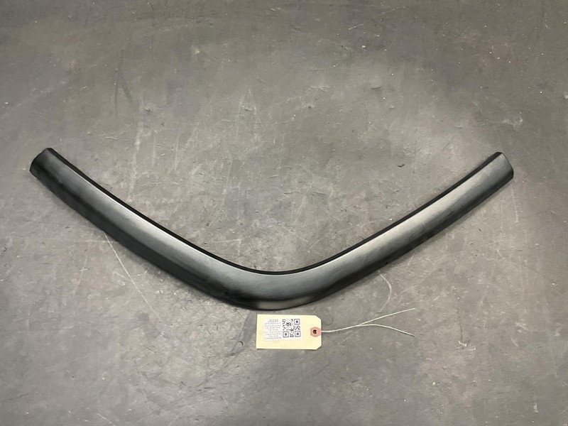 Rear Left Wheel Opening Flare Molding 2018 Jeep Grand Cherokee 2011 - 2021 X