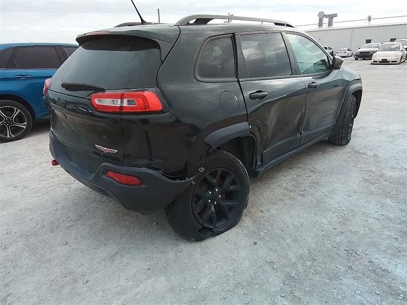 Trunk/Hatch/Tailgate With Rear View Camera Fits 14-18 CHEROKEE 3133547
