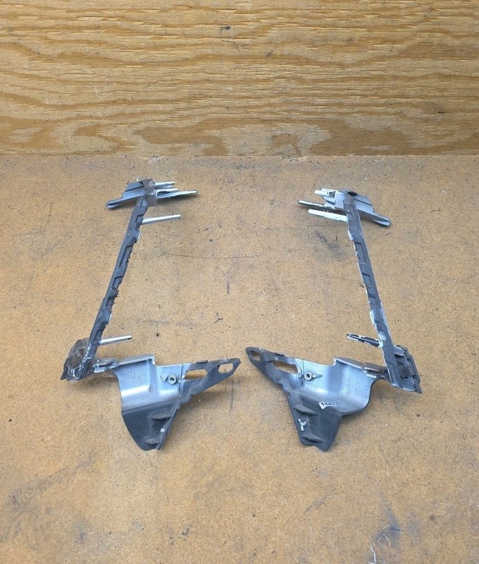 2010 2011-2013 Chevy Camaro Front Bumper Bracket Retainer Set Of Two LH & RH OEM