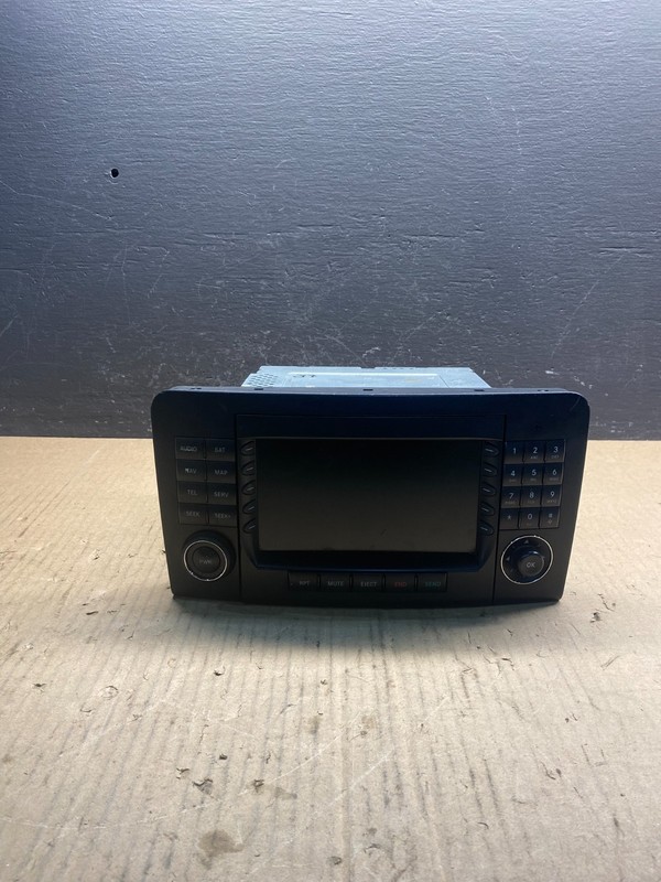 2006 2007 2008 Mercedes ML350 GL450 Radio Navigation Screen Display ac2372 DG