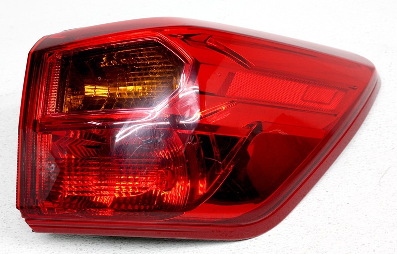 Non-US Market OEM Nissan Pathfinder Outer Right Tail Lamp - Lens Chip & Crack