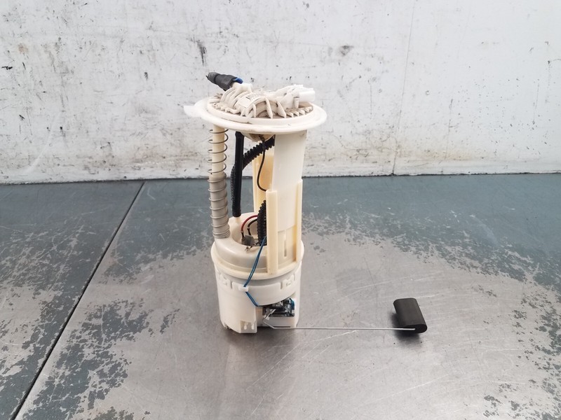 2006 Jeep Wrangler TJ Rubicon 4x4 Fuel Pump / Sending Unit #9853 X4