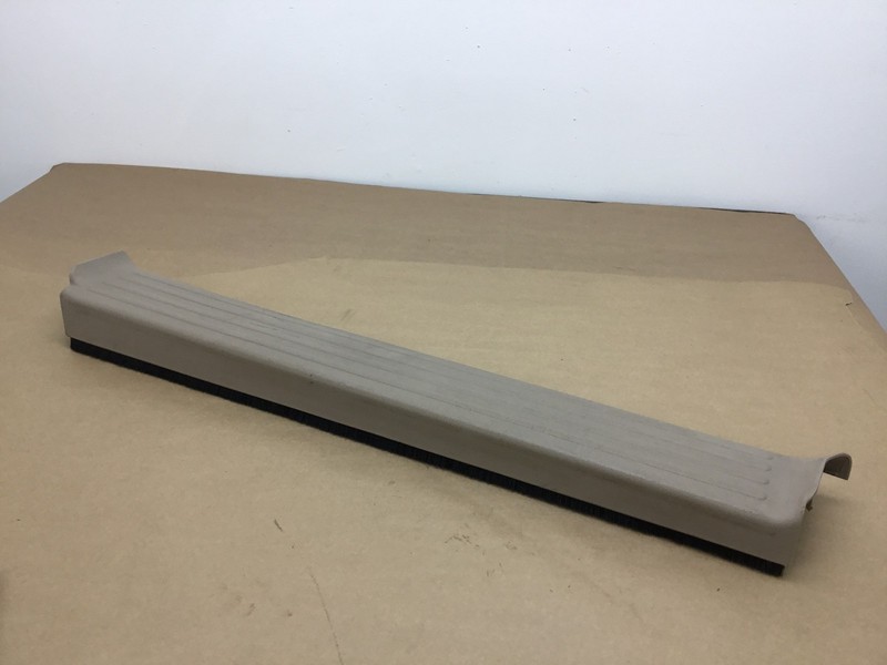 Kia Sedona Rear Right Passenger Sliding Door Step Sill Scuff Trim Cover 06-08 :Y