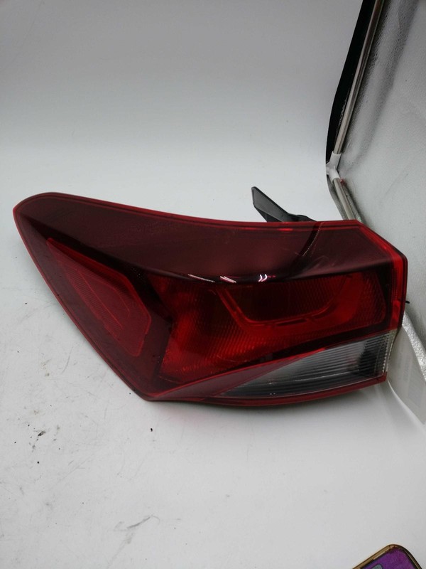 Used Left Tail Light Assembly fits: 2021 Chevrolet Trailblazer quarter panel mou