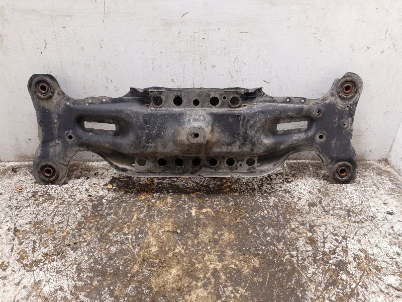 93-02 TOYOTA COROLLA 1.8L V4 CROSSMEMBER / SUB FRAME