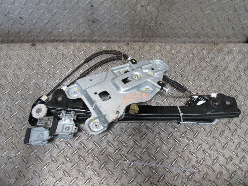 10 11 GMC TERRAIN RIGHT PASSENGER FRONT WINDOW REGULATOR