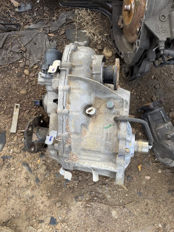 17-19 NISSAN TITAN 5.6L TRANSFER CASE ASSEMBLY 33100EZ20A OEM - Only 44k