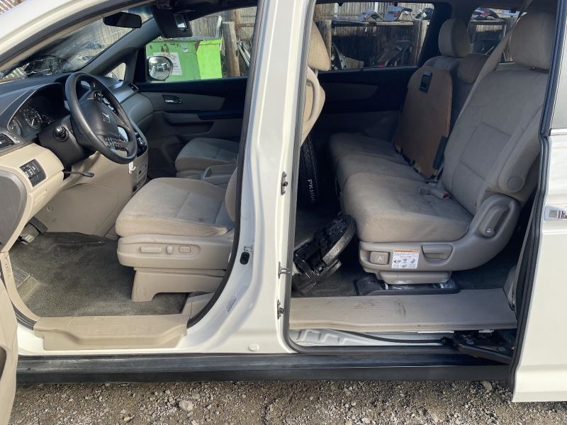 2014-2017 HONDA ODYSSEY LEFT ROCKER W/POST WHITE PEARL PC: NH603P 69K 34298