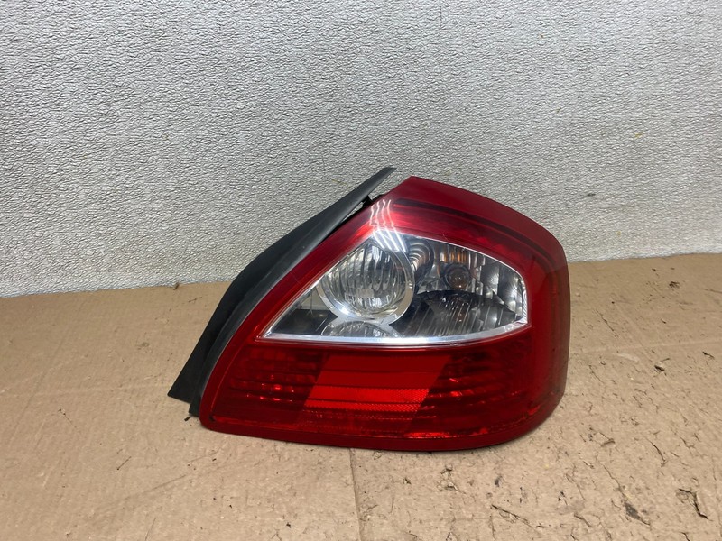 2002 2003 2004 Infiniti Q45 Right Passenger Rh Side Tail Light OEM W2885 DG