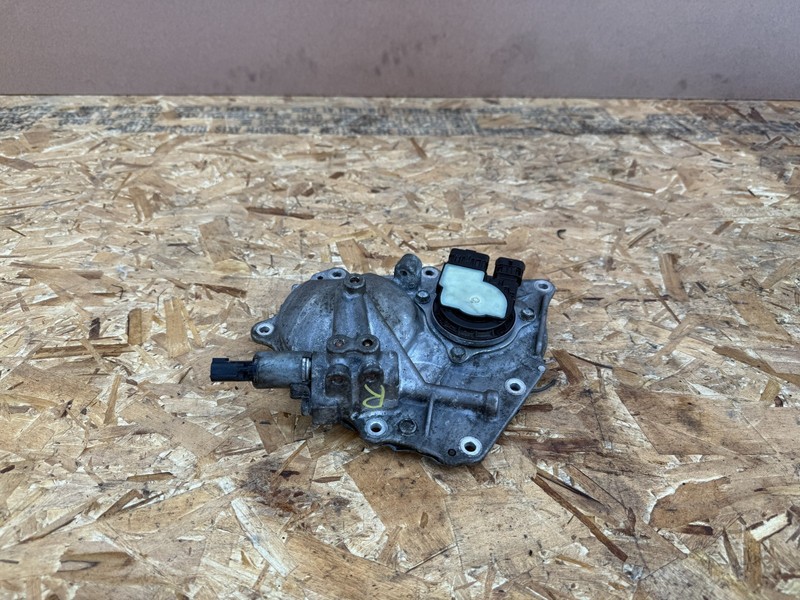 INFINITI Q50 Q60 16-24 OEM ENGINE MOTOR RIGHT PASSENGER CAMSHAFT VTC COVER 3.0T