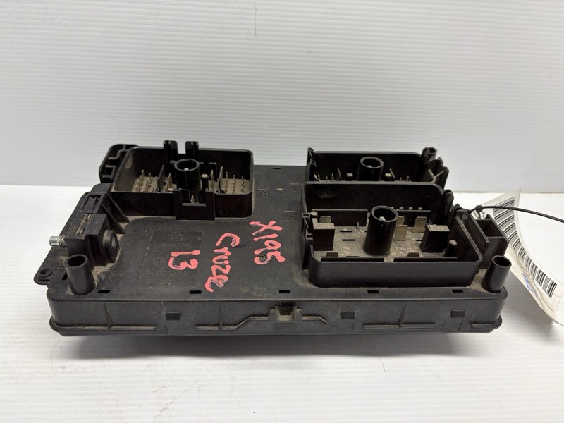 2011 - 2014 Chevrolet Cruze Fuse Box Relay Control Module Unit P: 95216200 OEM !