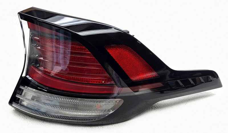 OEM Right Passenger Side Halogen Tail Lamp For KIA Sportage 92402-P1020