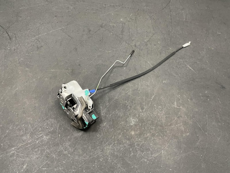 Front Right Door Lock Latch 2018 Buick Encore 13579523 2017 2019 2020 2021 2022