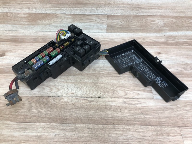DODGE DAKOTA OEM FRONT SAM FUSE BOX RELAY FUSES ASPEN BLOCK 2000-2002