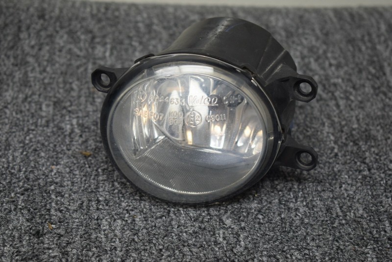 2011-2013 TOYOTA TACOMA LEFT SIDE FOG LIGHT FACTORY OEM