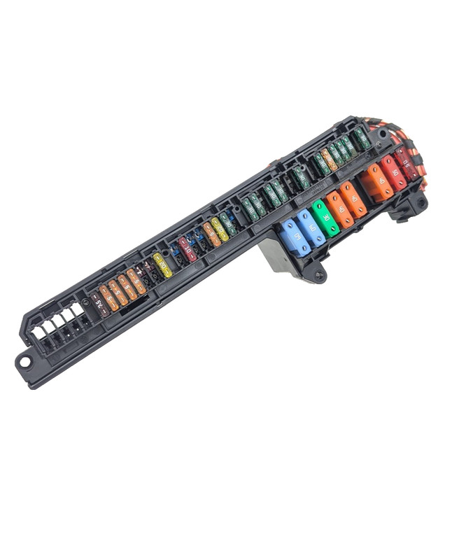 04-10 BMW E60 5-Series OEM Front Power Distribution Relay Fuse Box 6957330