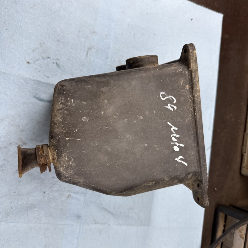 1989 YAMAHA MOTO 4 250 Air Box