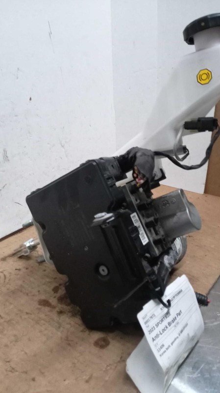 2023 KIA Sportage ABS Hydraulic Assembly OEM 58910P1010 54k Miles