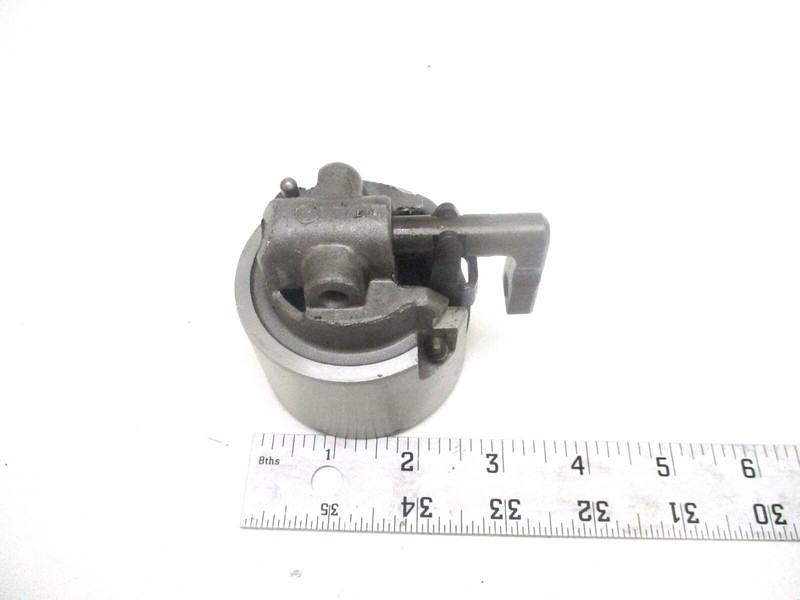 391365 915954 324037 OMC Evinrude Johnson Outboard Bearing Housing, Detent