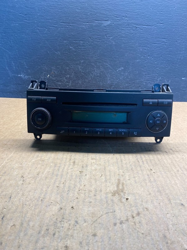 2007 2008 2009 Sprinter 2500 3500 AM FM Radio Single CD Disc Player ac6961 DG